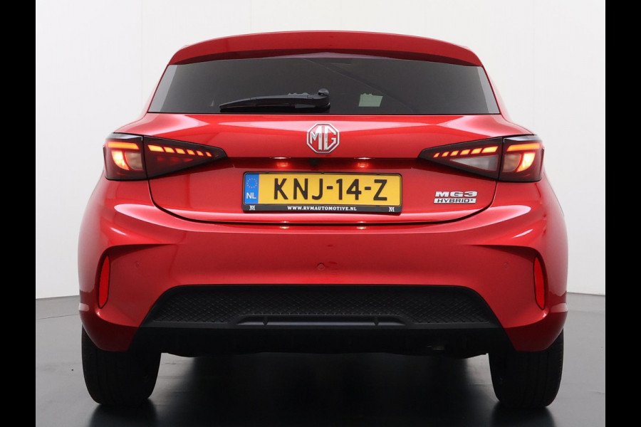 MG MG3 Hybrid+ 1.5 Hybrid+ Luxury ONDERHOUD GEHAD BIJ DEALER, DIRECT LEVERBAAR | 7 JAAR MG FABRIEKS GARANTIE TM 02-2032 | STOEL + STUURVERWARMING | 360 CAMERA | ADAP. CRUISE | DODE HOEK | KEYLESS | APPLE CARPLAY |