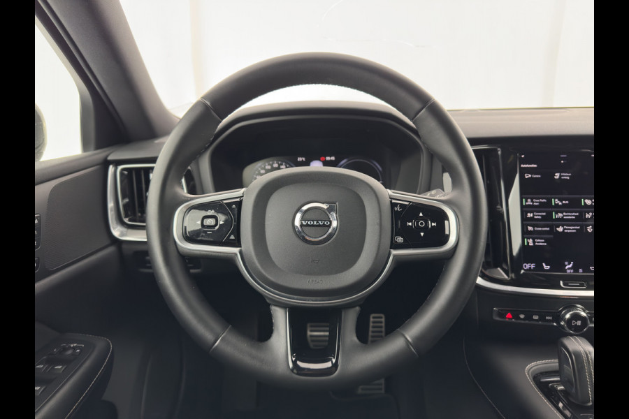 Volvo V60 2.0 T8 Recharge AWD R-Design Black-Line {SoH-99%} (Plug-in) (INCL-BTW) Aut. *LEATHER-FABRIC | FULL-LED | MEMORY-PACK | HARMAN/KARDON | DIGI-COCKPIT | HEATED-SPORTSEATS | KEYLESS | DAB+ | NAVI-FULLMAP | PDC | CRUISE | HEAD-UP | TOWBAR | 19''