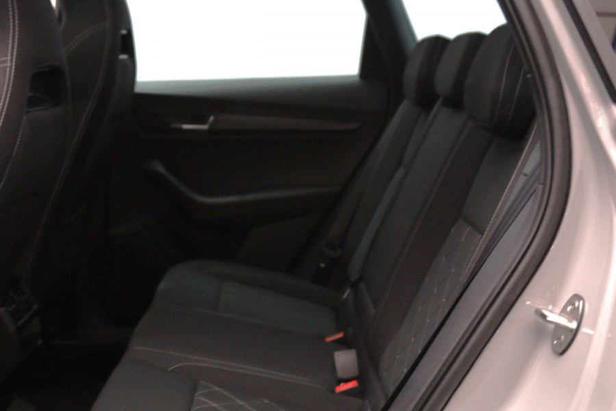 Škoda Karoq 1.5 TSI 150 PK ACT Sportline Automaat, Panoramadak, Canton Sound, Adap. Cruise Control, Stoelverwarming