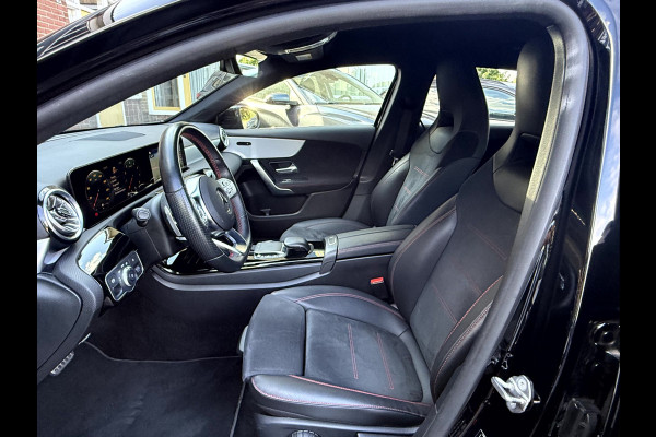 Mercedes-Benz A-Klasse 180 Business AMG Camera, Sfeerverlichting, Stoelverwarming