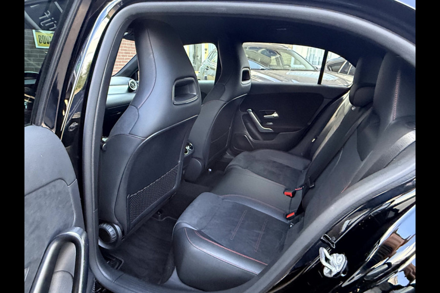 Mercedes-Benz A-Klasse 180 Business AMG Camera, Sfeerverlichting, Stoelverwarming