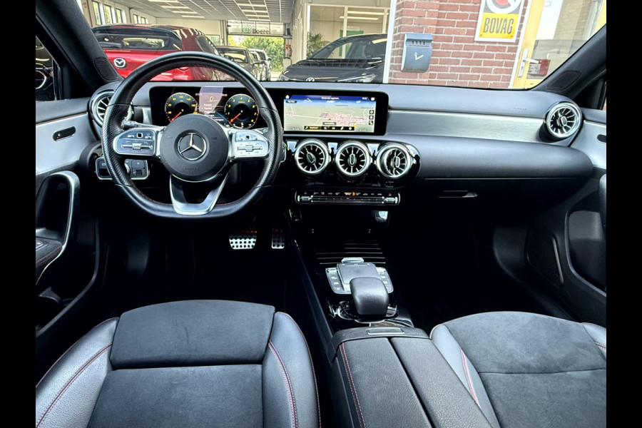 Mercedes-Benz A-Klasse 180 Business AMG Camera, Sfeerverlichting, Stoelverwarming