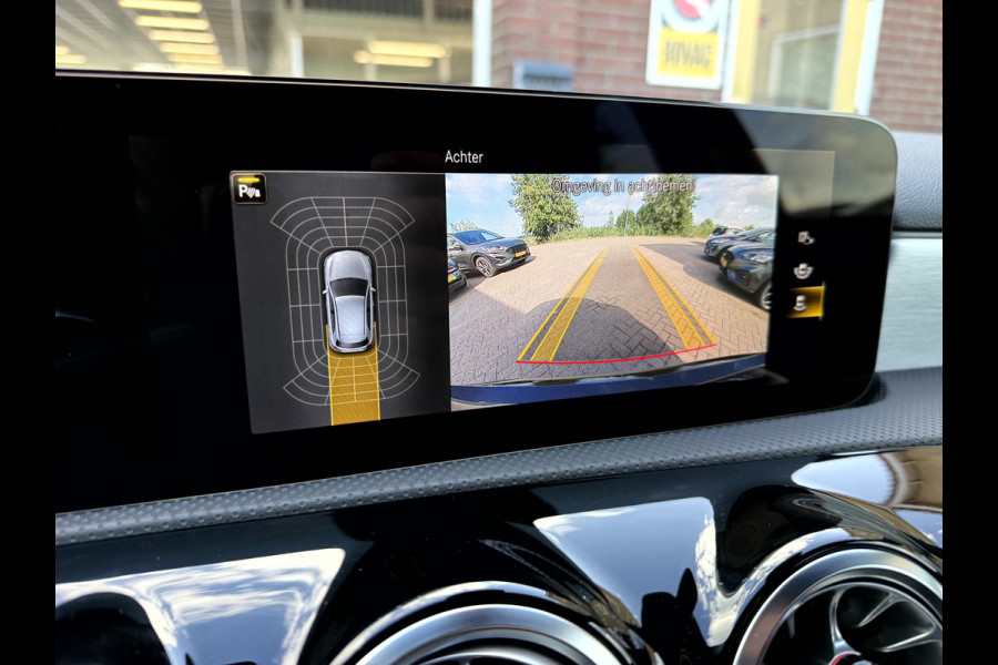 Mercedes-Benz A-Klasse 180 Business AMG Camera, Sfeerverlichting, Stoelverwarming