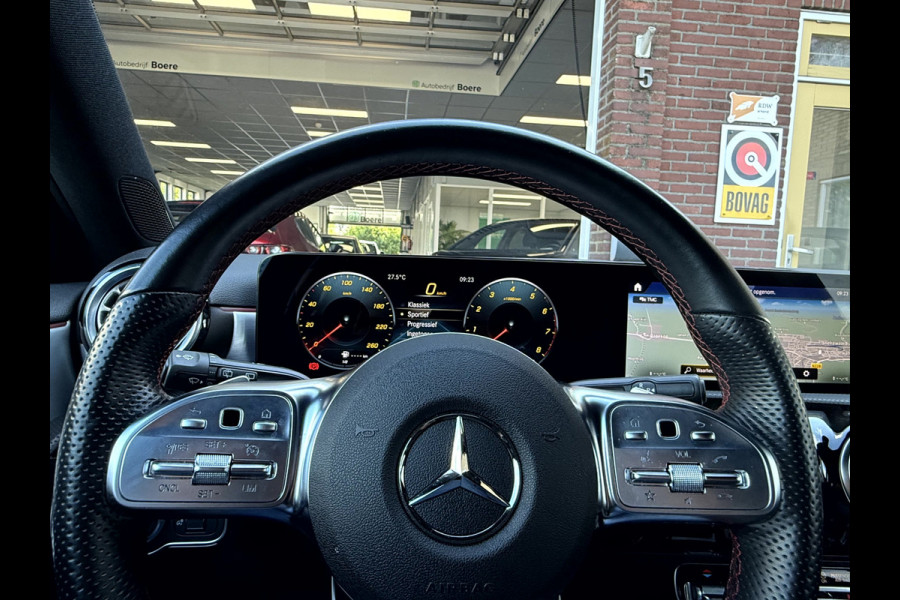 Mercedes-Benz A-Klasse 180 Business AMG Camera, Sfeerverlichting, Stoelverwarming