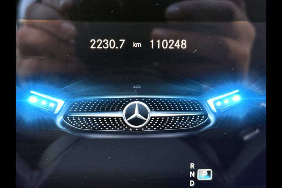 Mercedes-Benz A-Klasse 180 Business AMG Camera, Sfeerverlichting, Stoelverwarming