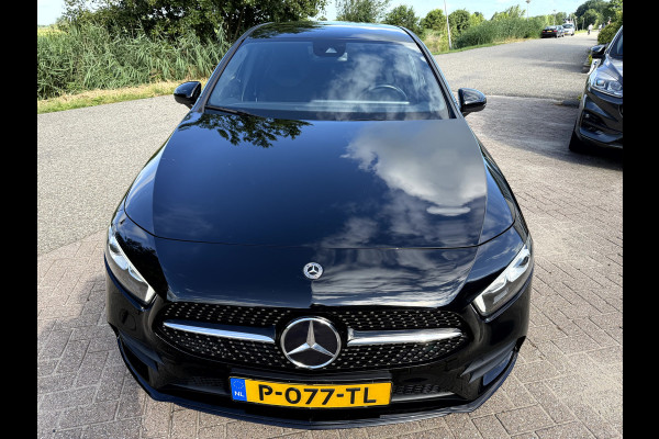 Mercedes-Benz A-Klasse 180 Business AMG Camera, Sfeerverlichting, Stoelverwarming