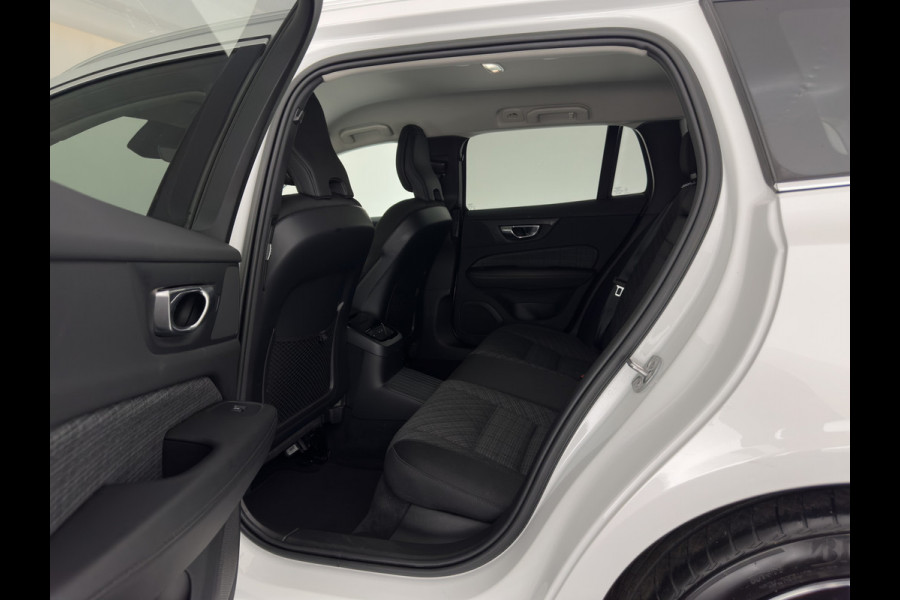Volvo V60 2.0 T6 Core Bright AWD (Plug-In) {SoH-97%} (INCL-BTW)  Aut. *FULL-LED | DIGI-COCKPIT | CAMERA | HEATED-COMFORTSEATS | KEYLESS | DAB | PRIVACY-GLASS | CARPLAY | NAVI-FULLMAP | TOWBAR | 18''ALU*
