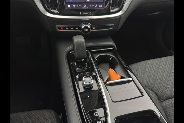 Volvo V60 2.0 T6 Core Bright AWD (Plug-In) {SoH-97%} (INCL-BTW)  Aut. *FULL-LED | DIGI-COCKPIT | CAMERA | HEATED-COMFORTSEATS | KEYLESS | DAB | PRIVACY-GLASS | CARPLAY | NAVI-FULLMAP | TOWBAR | 18''ALU*