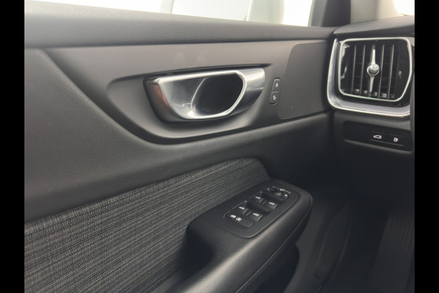 Volvo V60 2.0 T6 Core Bright AWD (Plug-In) {SoH-97%} (INCL-BTW)  Aut. *FULL-LED | DIGI-COCKPIT | CAMERA | HEATED-COMFORTSEATS | KEYLESS | DAB | PRIVACY-GLASS | CARPLAY | NAVI-FULLMAP | TOWBAR | 18''ALU*