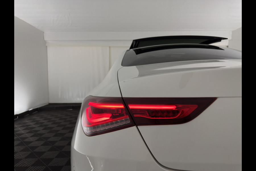 Mercedes-Benz CLA-Klasse 180 d Premium Plus (INCL-BTW) Aut. *PANO | LEATHER-MICROFIBRE | FULL-LED  | AMBIENTLIGHT | HEATED-SPORTSEATS | WIDESCREEN-COCKPIT | DAB+ | NAVI-FULLMAP | CAMERA | PRIVACYGLASS | 19''ALU*
