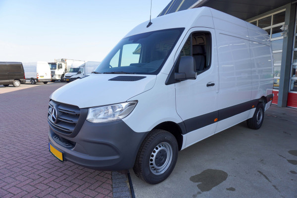 Mercedes-Benz Sprinter 319 CDI 191PK L2H2 Pro Automaat nr.V149 | Airco | Cruise | Camera | geveerde stoel | Trekgewicht 3.500KG