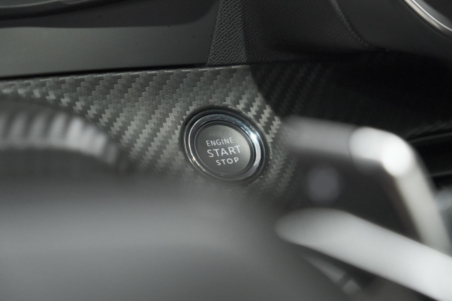Peugeot 2008 PureTech 130 EAT8 Allure | 360 Camera | Allseason Banden | Adaptieve Cruise Control