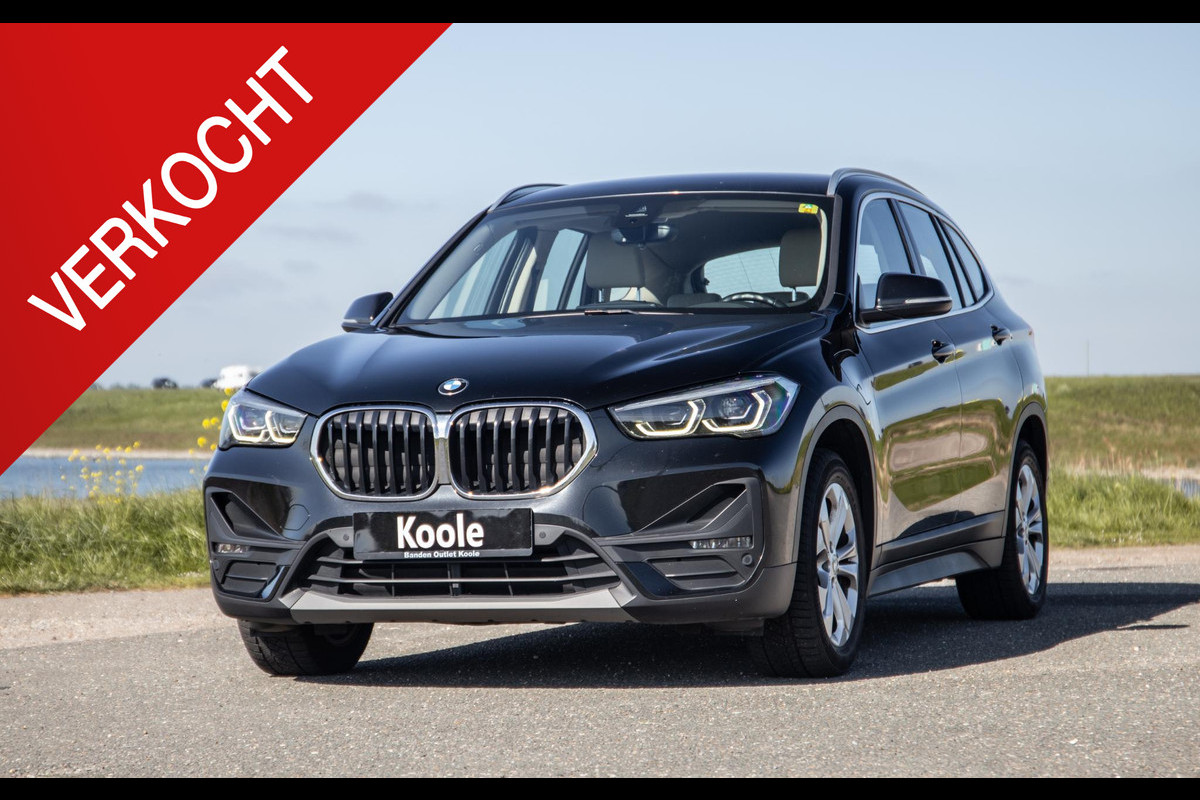 BMW X1 xDrive25e Executive BEIGE LEER / CAMERA / CARPLAY / HEAD UP DISPLAY / LED / CRUISE CONTROLE / STOELVERWARMING