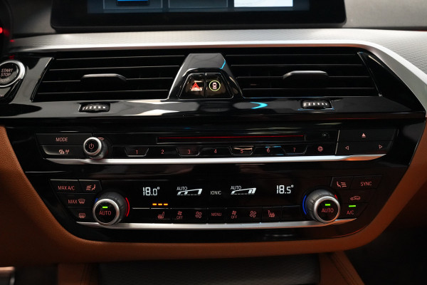 BMW 5 Serie 520i High Executive M-Sport  Wrapped Schuif/kantel-dak Leder