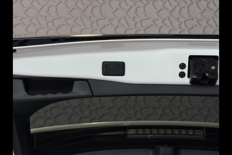 Toyota RAV4 2.5 PHEV AWD 306PK ✅gloednieuw ✅ | Trekgew. 1500KG | Head-up display | Camera | Full LED | Elektrische achterklep | Stuur/Stoelv PHEV PLUG IN