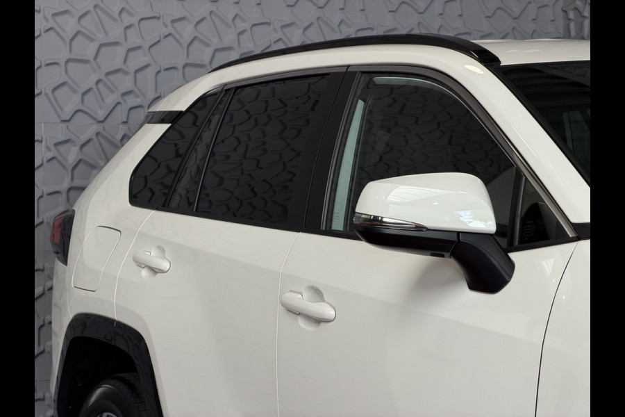 Toyota RAV4 2.5 PHEV AWD 306PK ✅gloednieuw ✅ | Trekgew. 1500KG | Head-up display | Camera | Full LED | Elektrische achterklep | Stuur/Stoelv PHEV PLUG IN