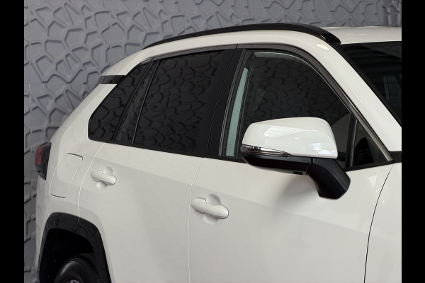 Toyota RAV4 2.5 PHEV AWD 306PK ✅gloednieuw ✅ | Trekgew. 1500KG | Head-up display | Camera | Full LED | Elektrische achterklep | Stuur/Stoelv PHEV PLUG IN