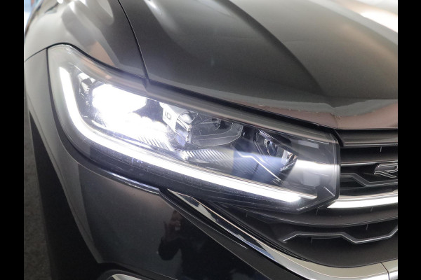 Volkswagen T-Cross 1.5 TSI R-Line 150 pk Automaat (DSG) | Navigatie | Trekhaak (afneembaar) | Parkeersensoren | Achteruitrijcamera | Matrix LED koplampen | R-Line |