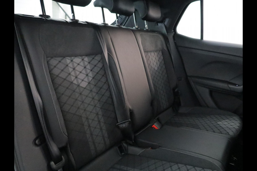 Volkswagen T-Cross 1.5 TSI R-Line 150 pk Automaat (DSG) | Navigatie | Trekhaak (afneembaar) | Parkeersensoren | Achteruitrijcamera | Matrix LED koplampen | R-Line |