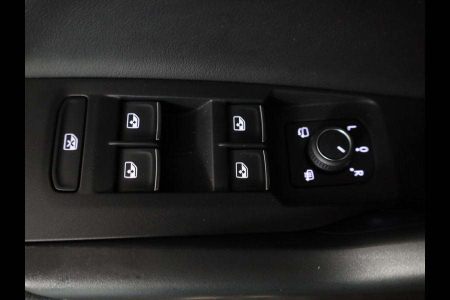 Volkswagen T-Cross 1.5 TSI R-Line 150 pk Automaat (DSG) | Navigatie | Trekhaak (afneembaar) | Parkeersensoren | Achteruitrijcamera | Matrix LED koplampen | R-Line |