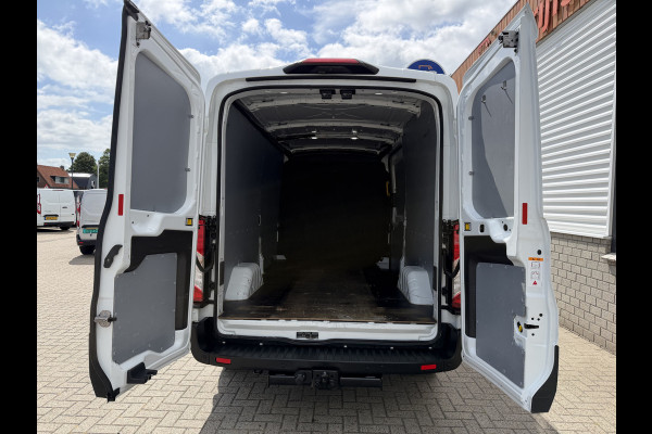 Ford Transit 350 2.0 TDCI L3H2 Trend RWD / trekhaak 2800 kg ! / vaste prijs rijklaar € 18.950 ex btw / lease vanaf € / airco / cruise / stoelverwarming / camera / euro 6 / bpm vrij