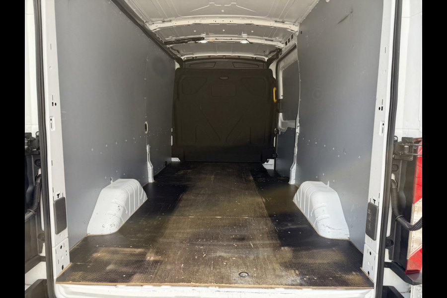 Ford Transit 350 2.0 TDCI L3H2 Trend RWD / trekhaak 2800 kg ! / vaste prijs rijklaar € 18.950 ex btw / lease vanaf € / airco / cruise / stoelverwarming / camera / euro 6 / bpm vrij