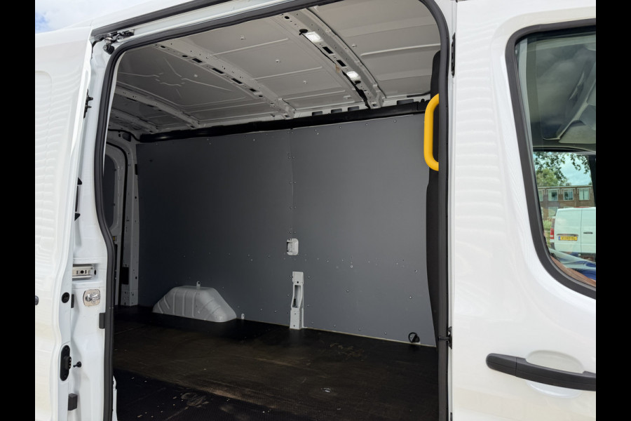 Ford Transit 350 2.0 TDCI L3H2 Trend RWD / trekhaak 2800 kg ! / vaste prijs rijklaar € 18.950 ex btw / lease vanaf € / airco / cruise / stoelverwarming / camera / euro 6 / bpm vrij