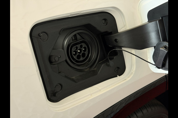 Toyota RAV4 2.5 PHEV AWD 306PK ✅gloednieuw ✅ | Trekgew. 1500KG | Head-up display | Camera | Full LED | Elektrische achterklep | Stuur/Stoelv PHEV PLUG IN