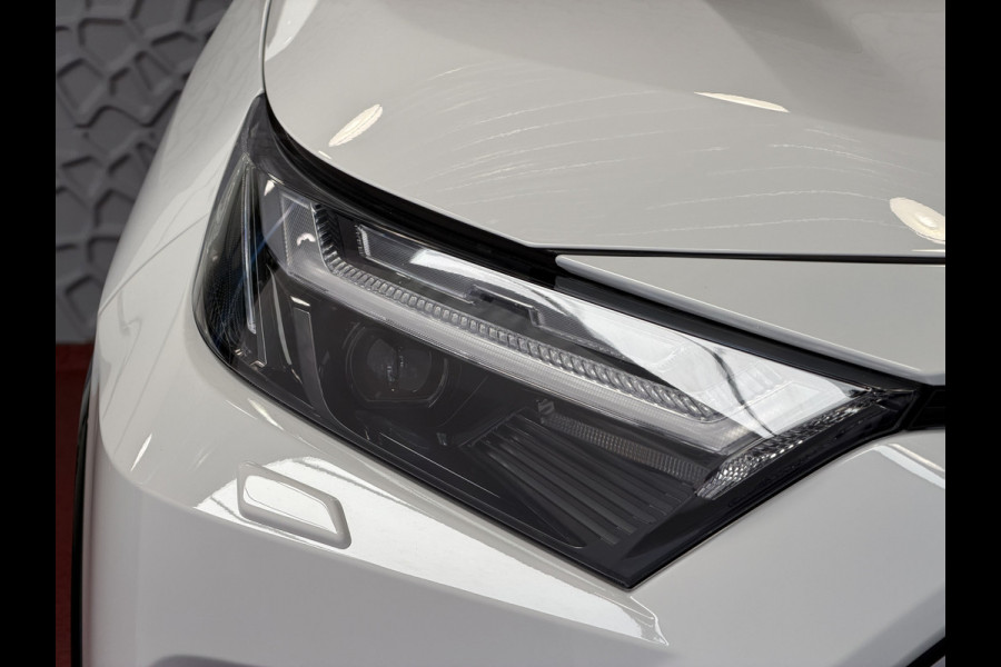 Toyota RAV4 2.5 PHEV AWD 306PK ✅gloednieuw ✅ | Trekgew. 1500KG | Head-up display | Camera | Full LED | Elektrische achterklep | Stuur/Stoelv PHEV PLUG IN
