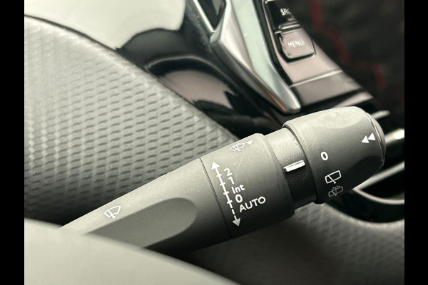 Peugeot 2008 1.2 PureTech GT-Line Automaat | Trekhaak | Carplay | Camera | Panoramadak | Climate-control | Leder |