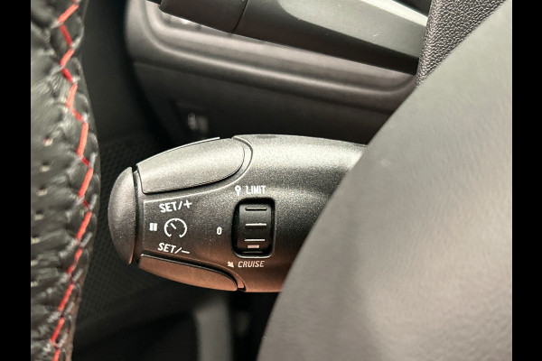 Peugeot 2008 1.2 PureTech GT-Line Automaat | Trekhaak | Carplay | Camera | Panoramadak | Climate-control | Leder |