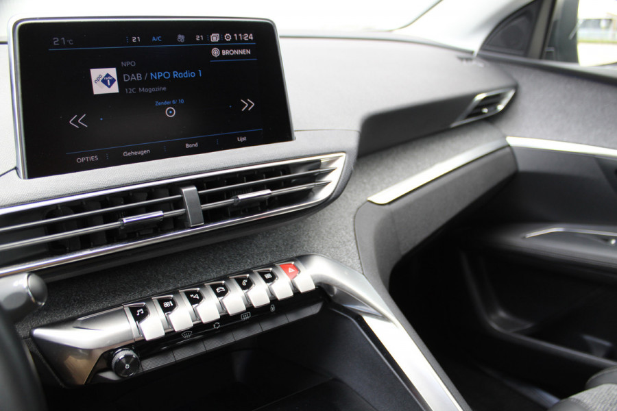 Peugeot 3008 1.6-165pk e-THP Allure AUTOMAAT ! Trekgewicht 1.550kg ! Autm. airco dual, camera, digitaal dashboard, navigatie, telefoonvoorb., trekhaak, LM wielen, metallic lak, privacy glass, cruise cntrl, elektr. achterklep etc.