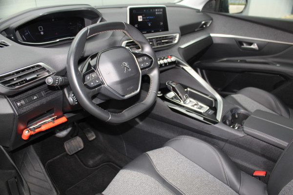 Peugeot 3008 1.6-165pk e-THP Allure AUTOMAAT ! Trekgewicht 1.550kg ! Autm. airco dual, camera, digitaal dashboard, navigatie, telefoonvoorb., trekhaak, LM wielen, metallic lak, privacy glass, cruise cntrl, elektr. achterklep etc.