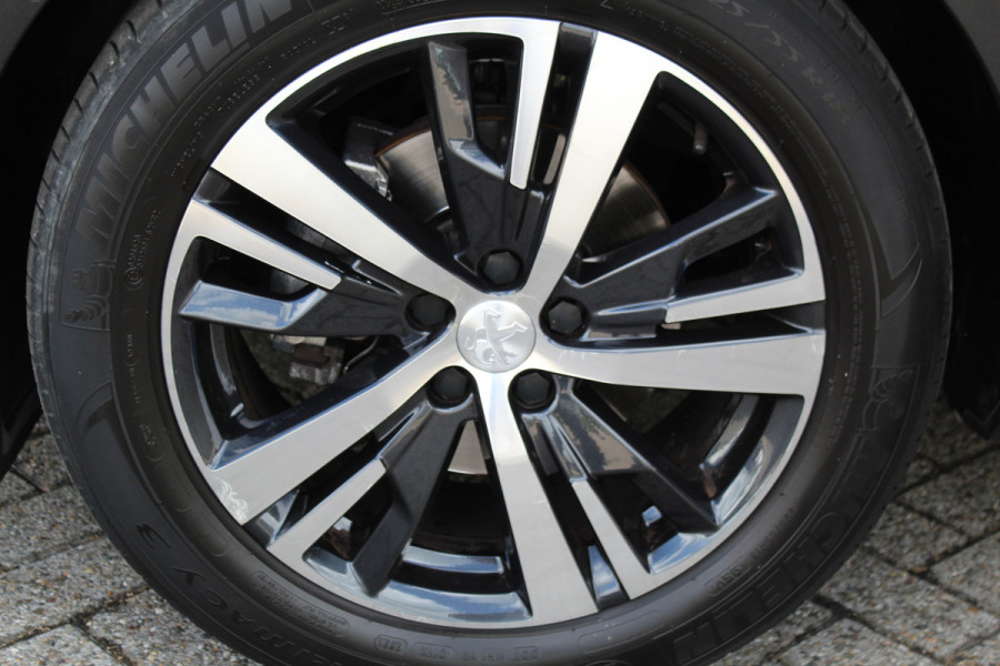 Peugeot 3008 1.6-165pk e-THP Allure AUTOMAAT ! Trekgewicht 1.550kg ! Autm. airco dual, camera, digitaal dashboard, navigatie, telefoonvoorb., trekhaak, LM wielen, metallic lak, privacy glass, cruise cntrl, elektr. achterklep etc.