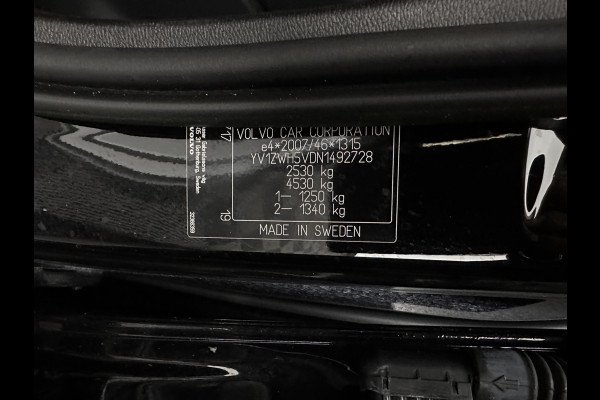 Volvo V60 2.0 T8 Recharge AWD R-Design Black-Line {SoH-99%} (Plug-in) (INCL-BTW) Aut. *LEATHER-FABRIC | FULL-LED | MEMORY-PACK | HARMAN/KARDON | DIGI-COCKPIT | HEATED-SPORTSEATS | KEYLESS | DAB+ | NAVI-FULLMAP | PDC | CRUISE | HEAD-UP | TOWBAR | 19''