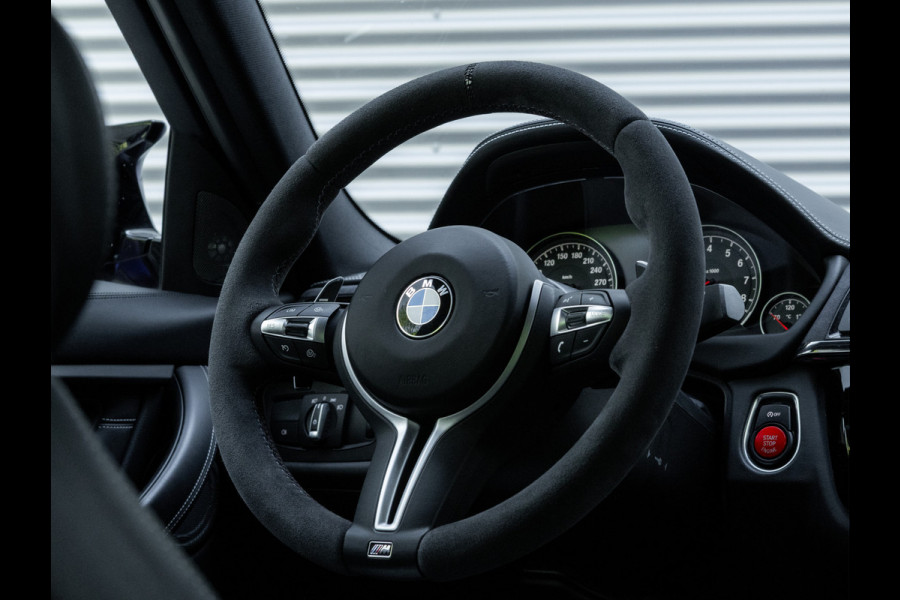 BMW 3 Serie M3 CS - Individual "Frozen Dark Blue II" - Manual Seats