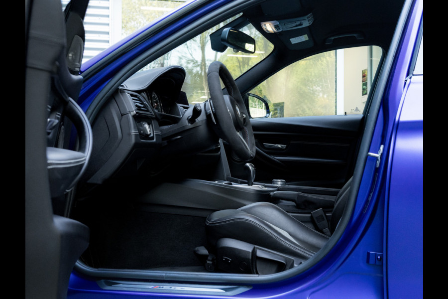 BMW 3 Serie M3 CS - Individual "Frozen Dark Blue II" - Manual Seats