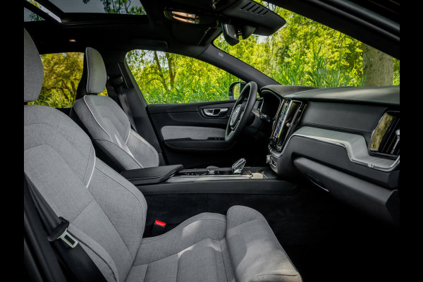 Volvo XC60 2.0 T8 Plug-in hybrid AWD Ultimate Dark R-Design|Panoramadak|360 camera
