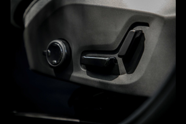 Volvo XC60 2.0 T8 Plug-in hybrid AWD Ultimate Dark R-Design|Panoramadak|360 camera