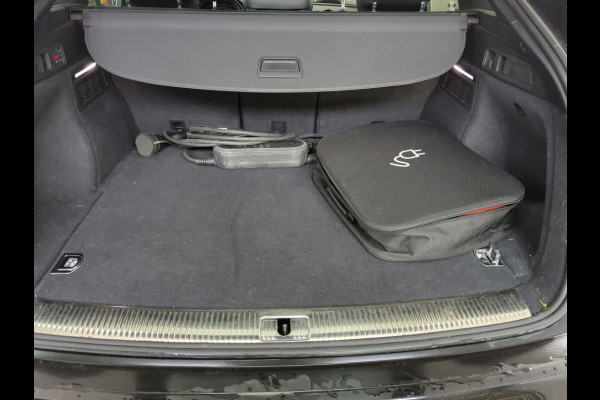 Audi Q5 Sportback 50 TFSI e S edition S-Line | Luchtvering | RS Seats | Stoelverwarming | Ambiance Verlichting | Camera | Cruise Control | Navigatie | Apple Carplay | Keyless | Trekhaak | Matrix LED | SOH 80%