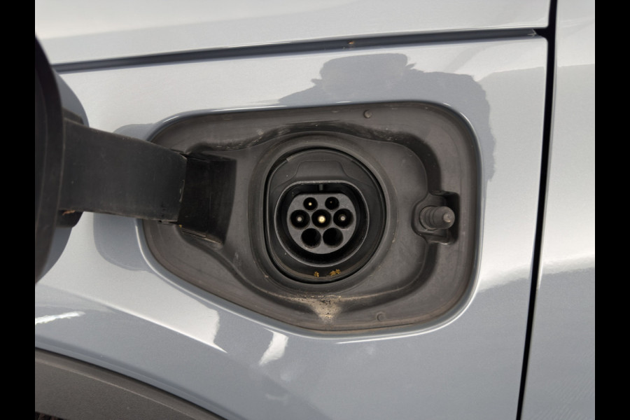 Volvo XC40 1.5 T4 Recharge R-Design Expression {SoH-83%} (Plug-in) (INCL-BTW)  Aut. *PANO | DIGI-COCKPIT | HARMAN/KARDON | BLINDSPOT | KEYLESS | DAB | SPORTSEATS | FULL-LED | NAVI-FULLMAP | CAMERA | ECC | TOWBAR | 18'' ALU*