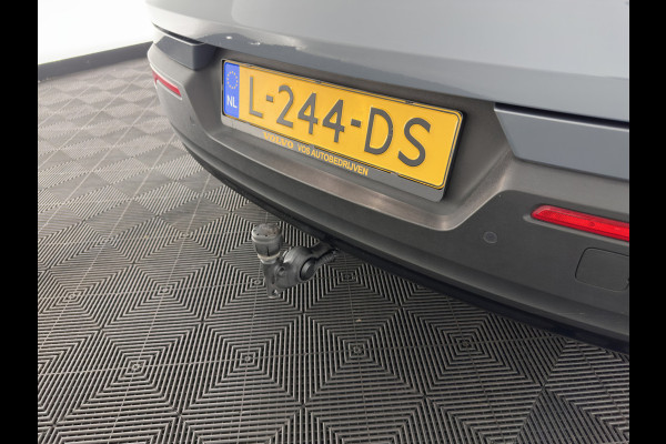 Volvo XC40 1.5 T4 Recharge R-Design Expression {SoH-83%} (Plug-in) (INCL-BTW)  Aut. *PANO | DIGI-COCKPIT | HARMAN/KARDON | BLINDSPOT | KEYLESS | DAB | SPORTSEATS | FULL-LED | NAVI-FULLMAP | CAMERA | ECC | TOWBAR | 18'' ALU*