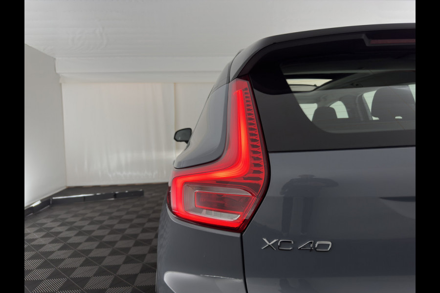 Volvo XC40 1.5 T4 Recharge R-Design Expression {SoH-83%} (Plug-in) (INCL-BTW)  Aut. *PANO | DIGI-COCKPIT | HARMAN/KARDON | BLINDSPOT | KEYLESS | DAB | SPORTSEATS | FULL-LED | NAVI-FULLMAP | CAMERA | ECC | TOWBAR | 18'' ALU*