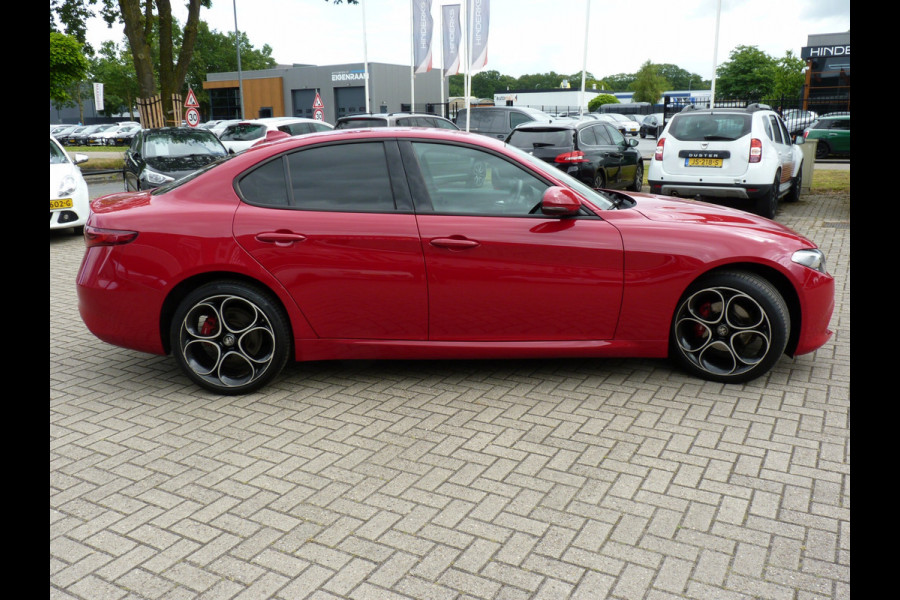 Alfa Romeo Giulia 2.0T Super