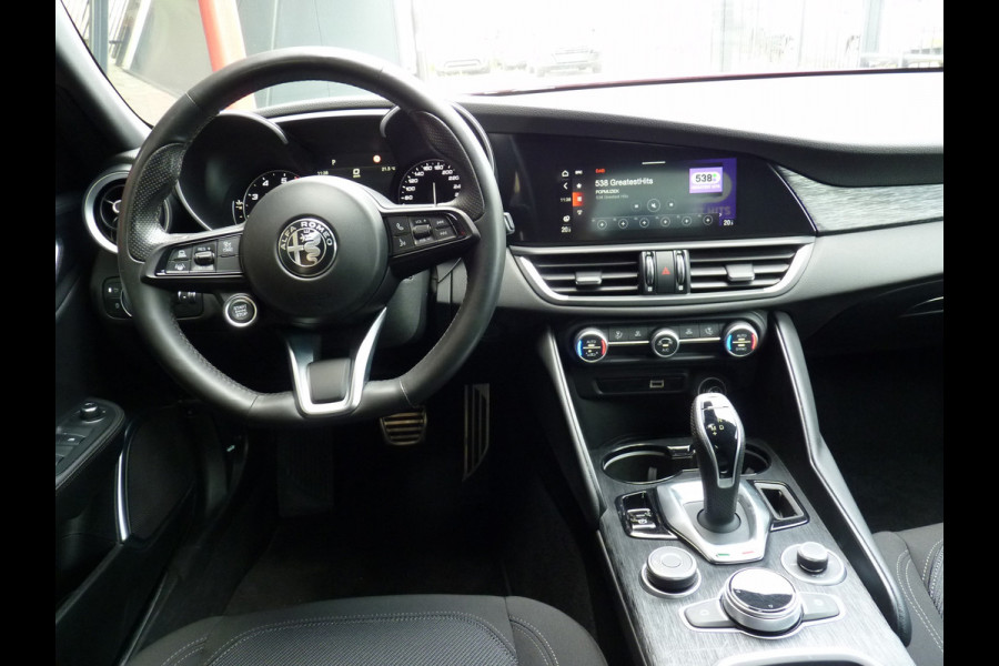 Alfa Romeo Giulia 2.0T Super