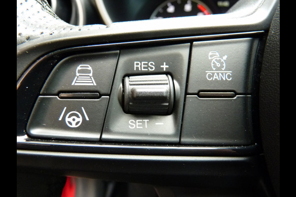 Alfa Romeo Giulia 2.0T Super