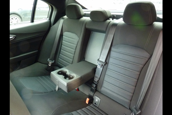 Alfa Romeo Giulia 2.0T Super
