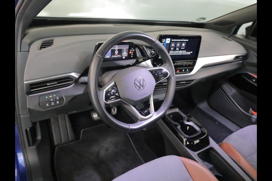 Volkswagen ID.4 First 77 kWh 204 pk | Navigatie | Parkeersensoren | Achteruitrijcamera | Lichtmetalen velgen 20" | Adaptieve cruise control |