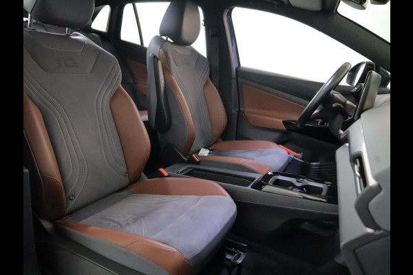 Volkswagen ID.4 First 77 kWh 204 pk | Navigatie | Parkeersensoren | Achteruitrijcamera | Lichtmetalen velgen 20" | Adaptieve cruise control |