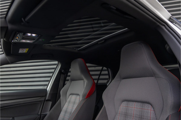 Volkswagen Golf 2.0 TSI GTI Pano-H/K-IQLight